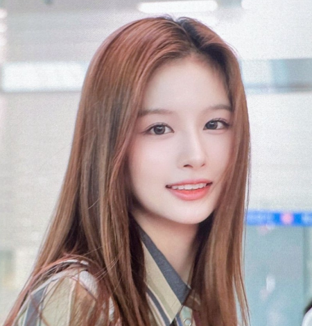 NMIXX nember (SULLYOON)